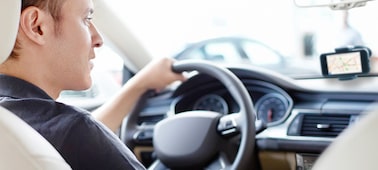 Imagen de Radio para auto con pantalla táctil de 15,7 cm (6,2 pulg.) de DVD con BLUETOOTH®
